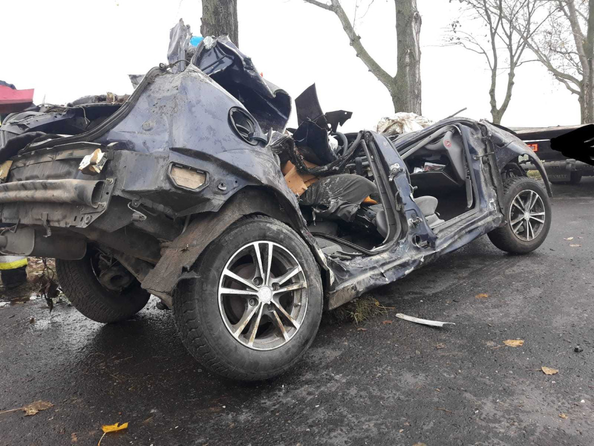 Tragiczny wypadek. Nie żyją dwie osoby [ZDJĘCIA]