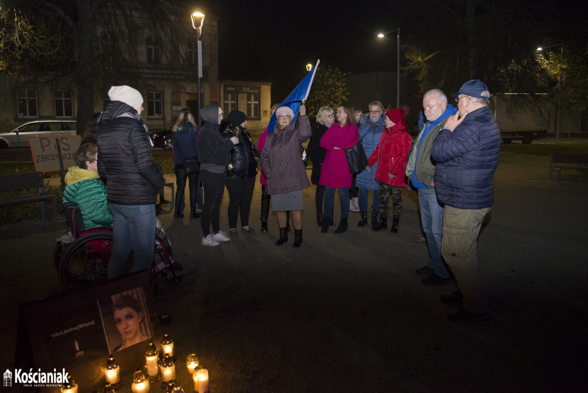 Zapalili znicze na Placu Wolności w hołdzie Izie