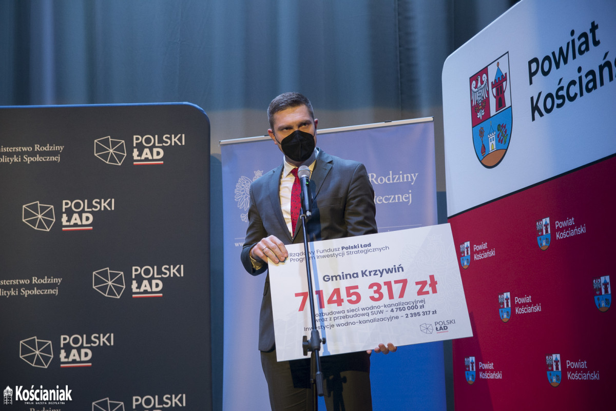Minister wręczyła naszym samorządowcom promesy na inwestycje [ZDJĘCIA]