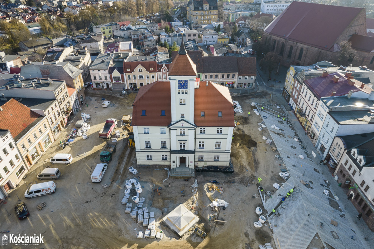 Układają kostkę na Rynku [ZDJĘCIA]