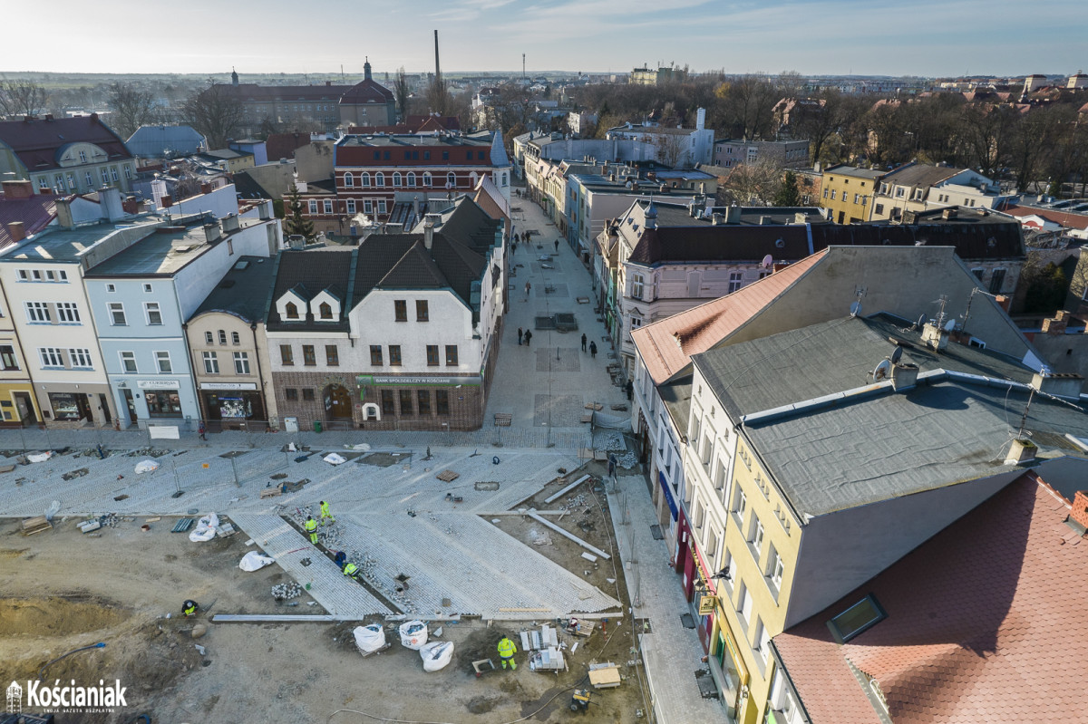 Układają kostkę na Rynku [ZDJĘCIA]