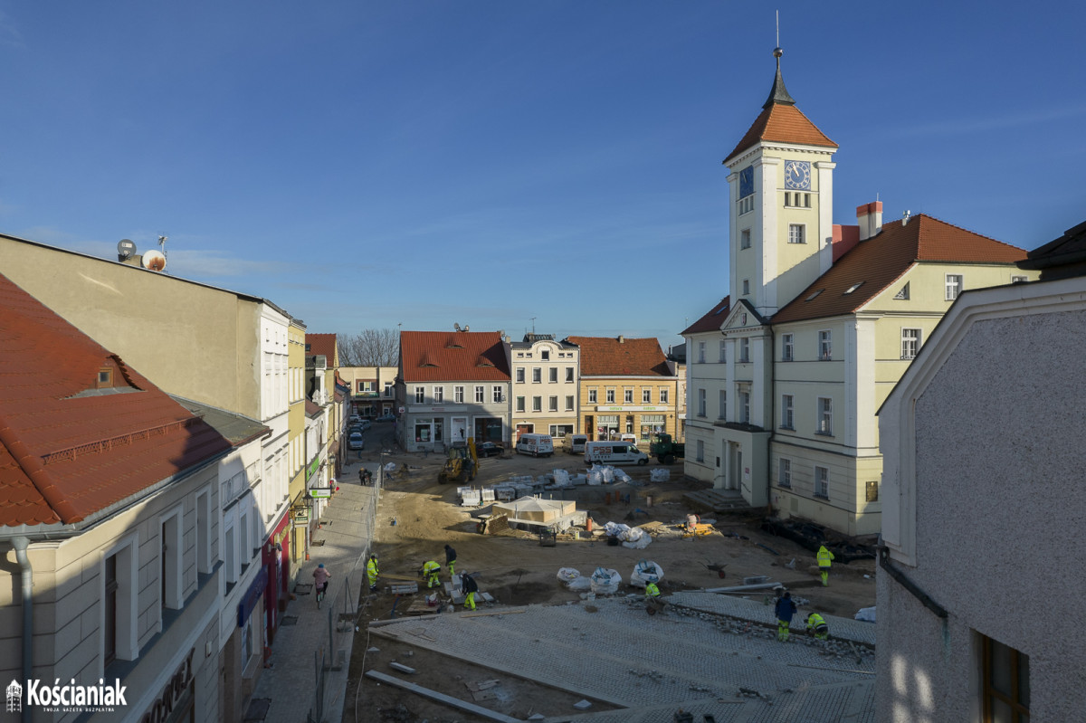 Układają kostkę na Rynku [ZDJĘCIA]