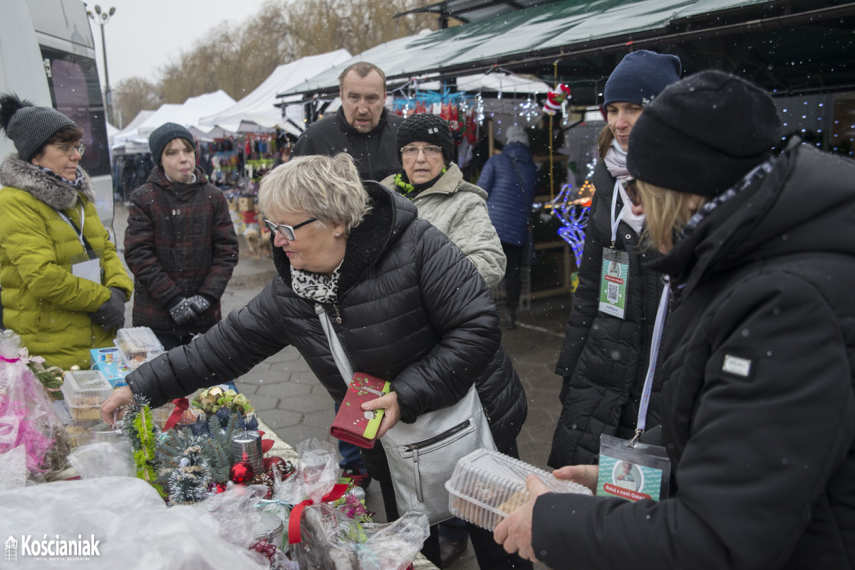 Kiermasz dla Oskara na targowisku w Kościanie [ZDJĘCIA]