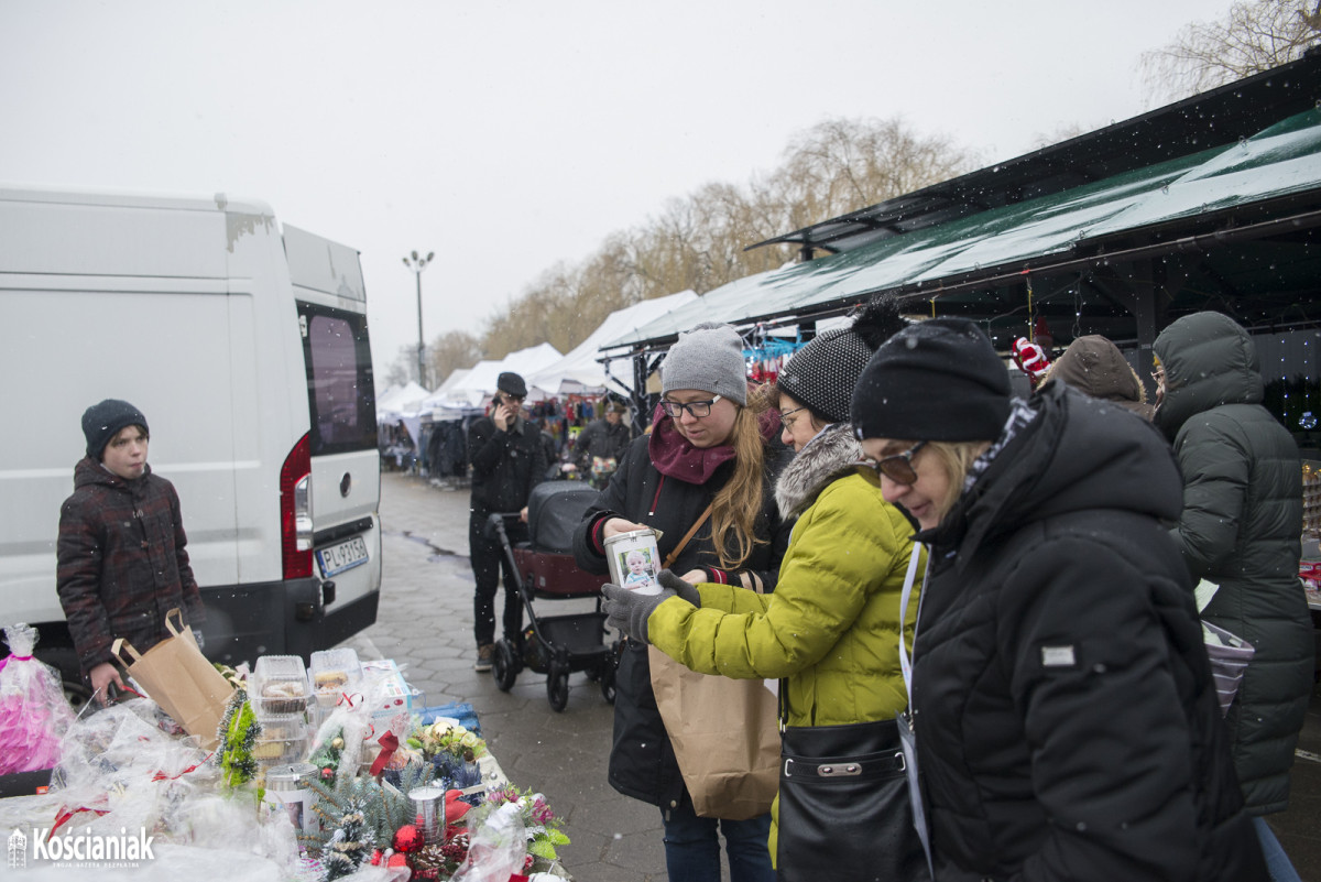 Kiermasz dla Oskara na targowisku w Kościanie [ZDJĘCIA]