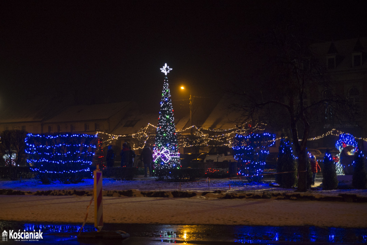 Jarmark Mikołajkowy i świąteczne iluminacje w Czempiniu [ZDJĘCIA]