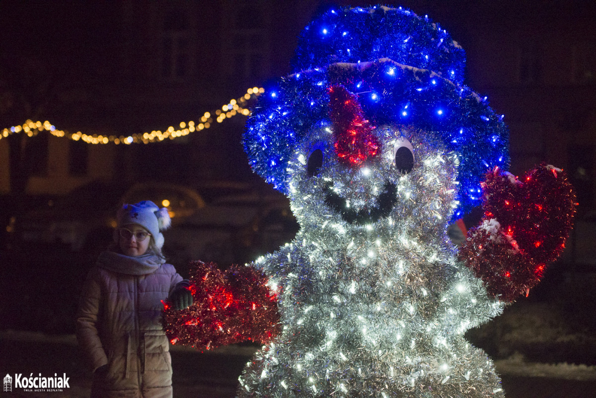 Jarmark Mikołajkowy i świąteczne iluminacje w Czempiniu [ZDJĘCIA]