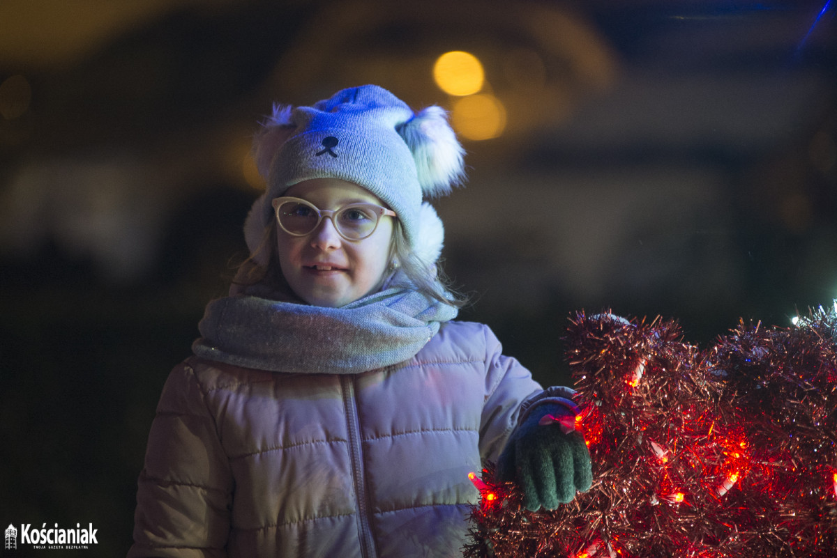 Jarmark Mikołajkowy i świąteczne iluminacje w Czempiniu [ZDJĘCIA]