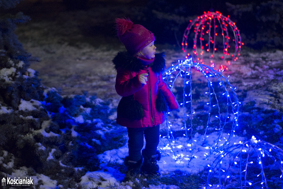 Jarmark Mikołajkowy i świąteczne iluminacje w Czempiniu [ZDJĘCIA]