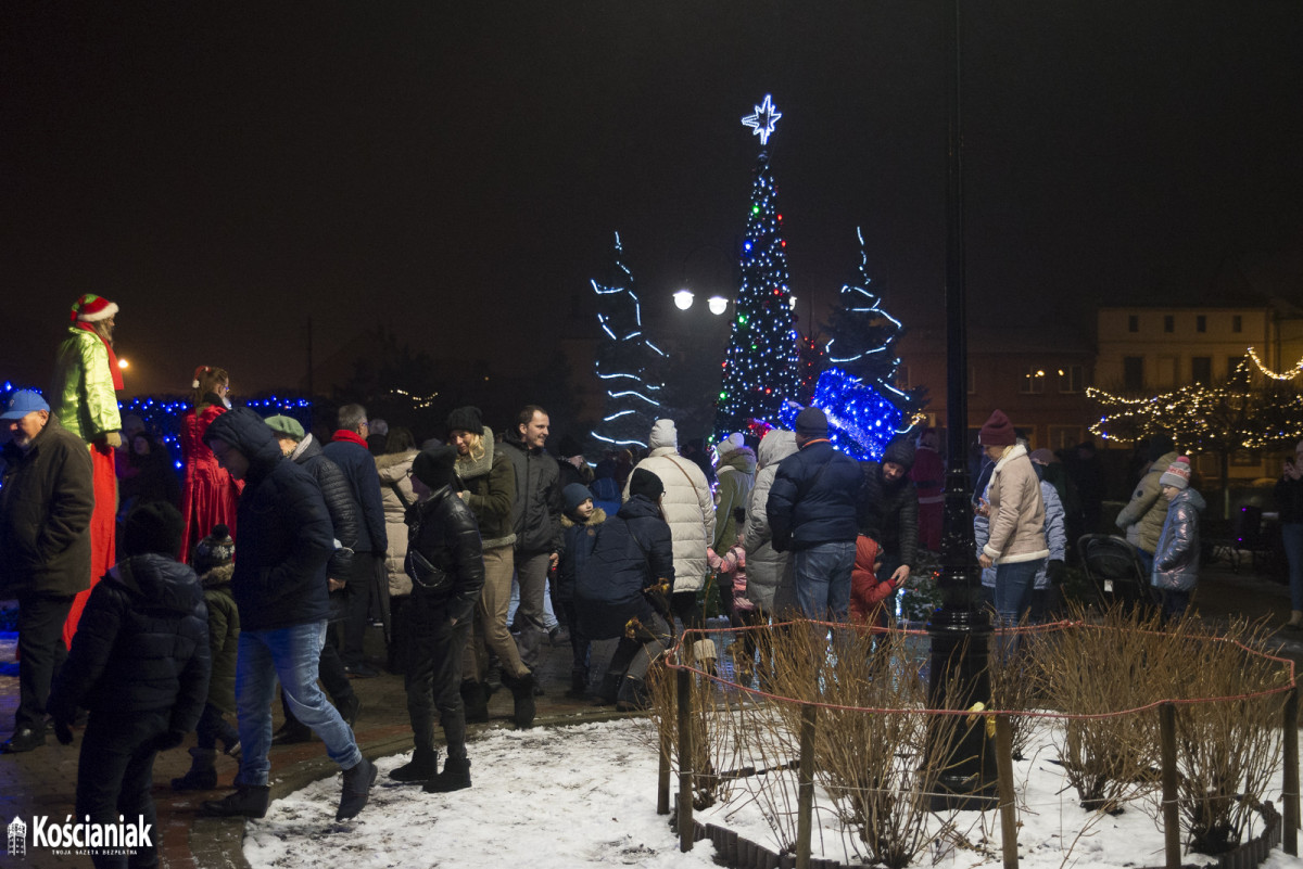 Jarmark Mikołajkowy i świąteczne iluminacje w Czempiniu [ZDJĘCIA]