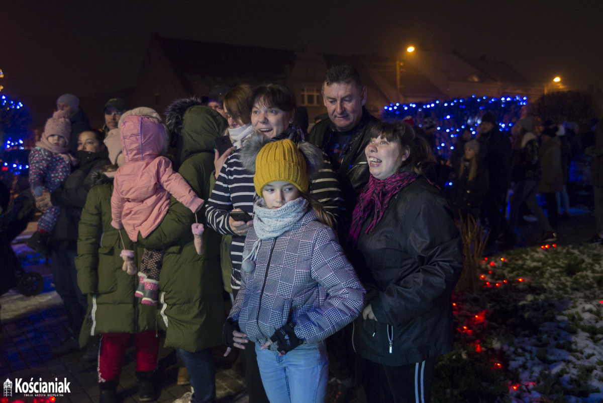 Jarmark Mikołajkowy i świąteczne iluminacje w Czempiniu [ZDJĘCIA]