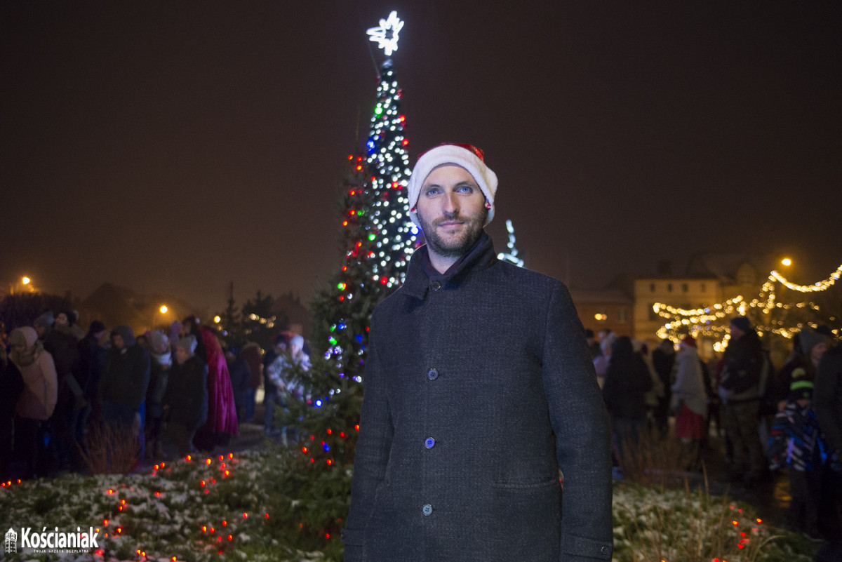 Jarmark Mikołajkowy i świąteczne iluminacje w Czempiniu [ZDJĘCIA]