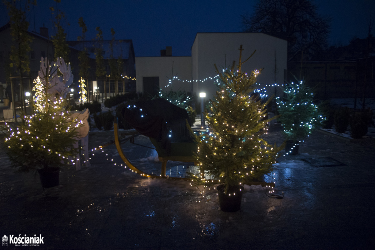 Jarmark Mikołajkowy i świąteczne iluminacje w Czempiniu [ZDJĘCIA]