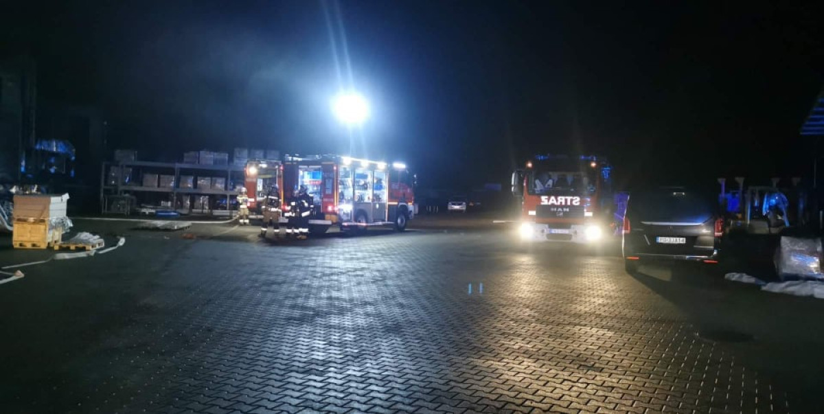 Pożar w zakładzie produkcyjnym w Przysiece [ZDJĘCIA]