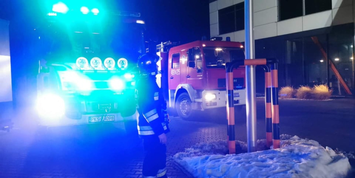 Pożar w zakładzie produkcyjnym w Przysiece [ZDJĘCIA]
