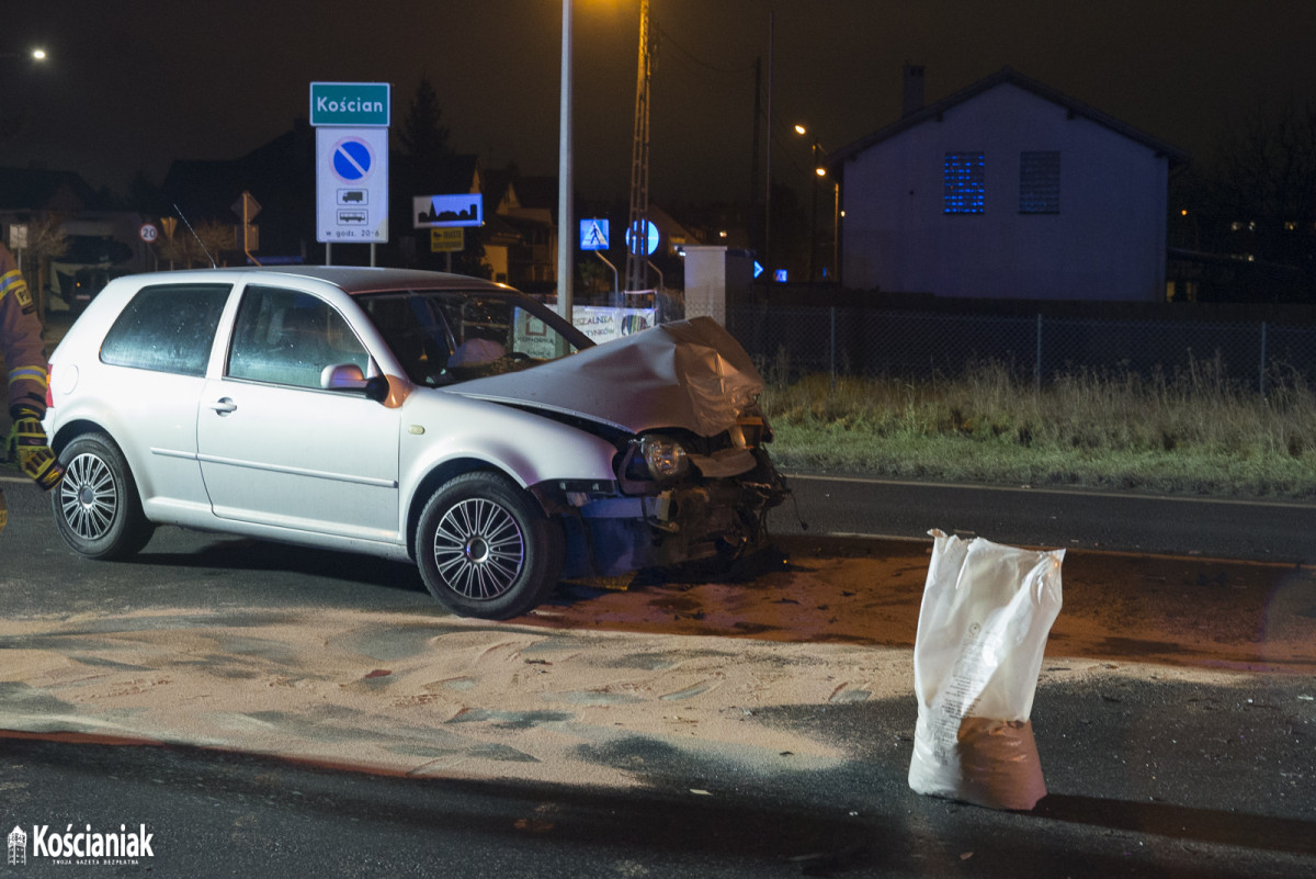 Zderzenie dwóch aut na obwodnicy Kościana [ZDJĘCIA]