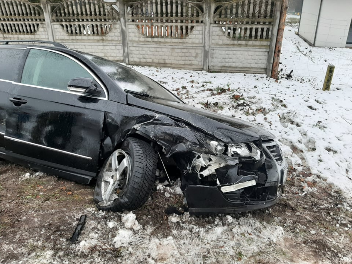 Zderzenie podczas wyprzedzania [ZDJĘCIA]