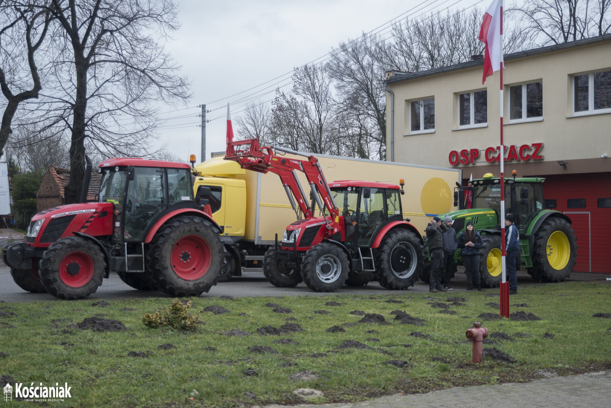 Rolnicy wyjechali traktorami na drogi [ZDJĘCIA]