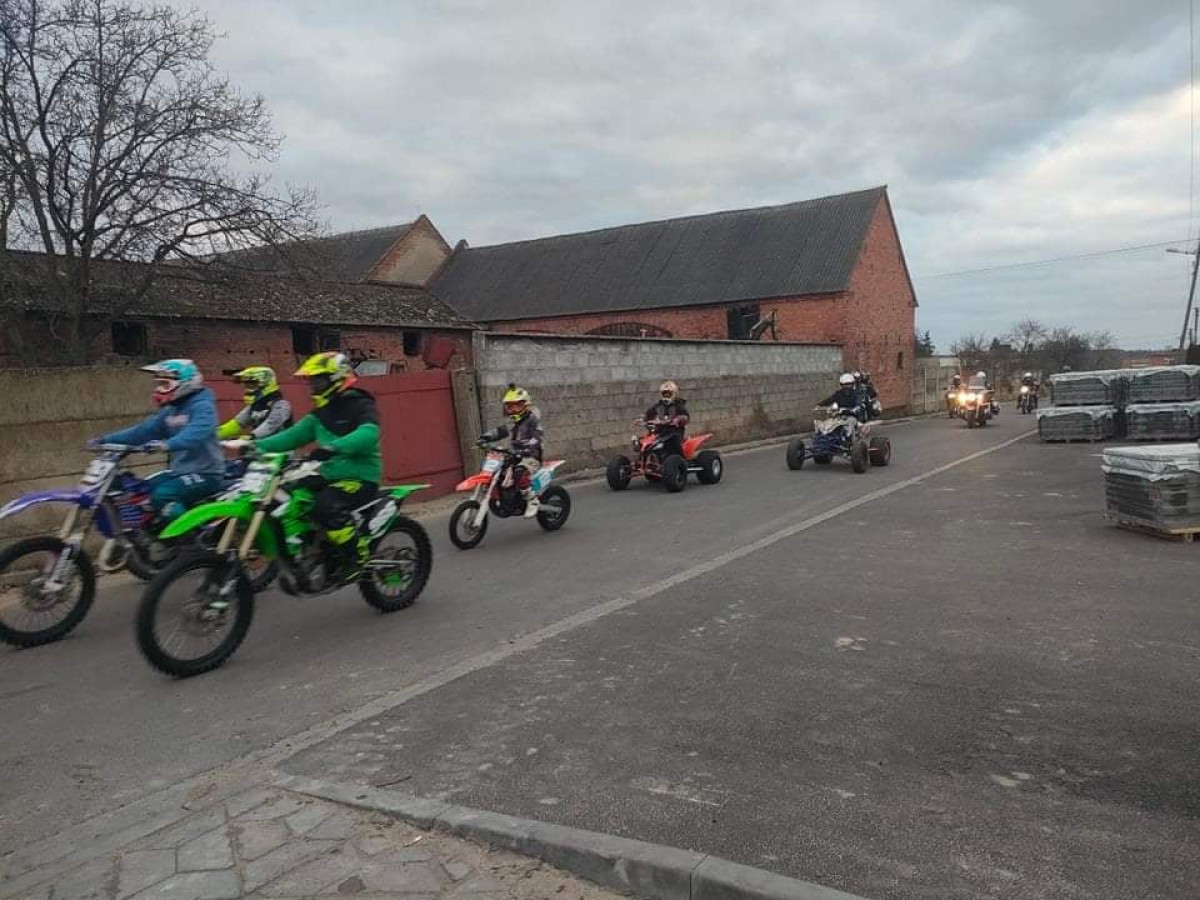 Przejazd przez gminę Śmigiel dla Oli i Leona [ZDJĘCIA]