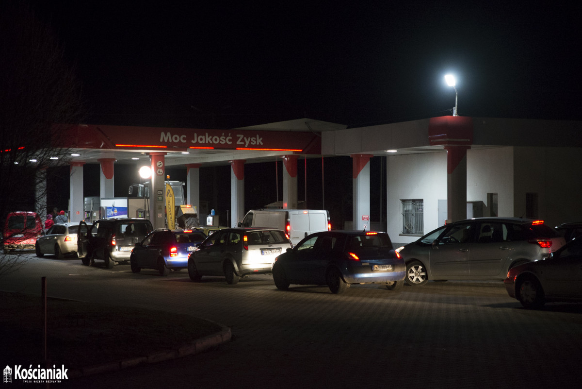 Na niektórych stacjach w Kościanie nie ma już paliwa [ZDJĘCIA]