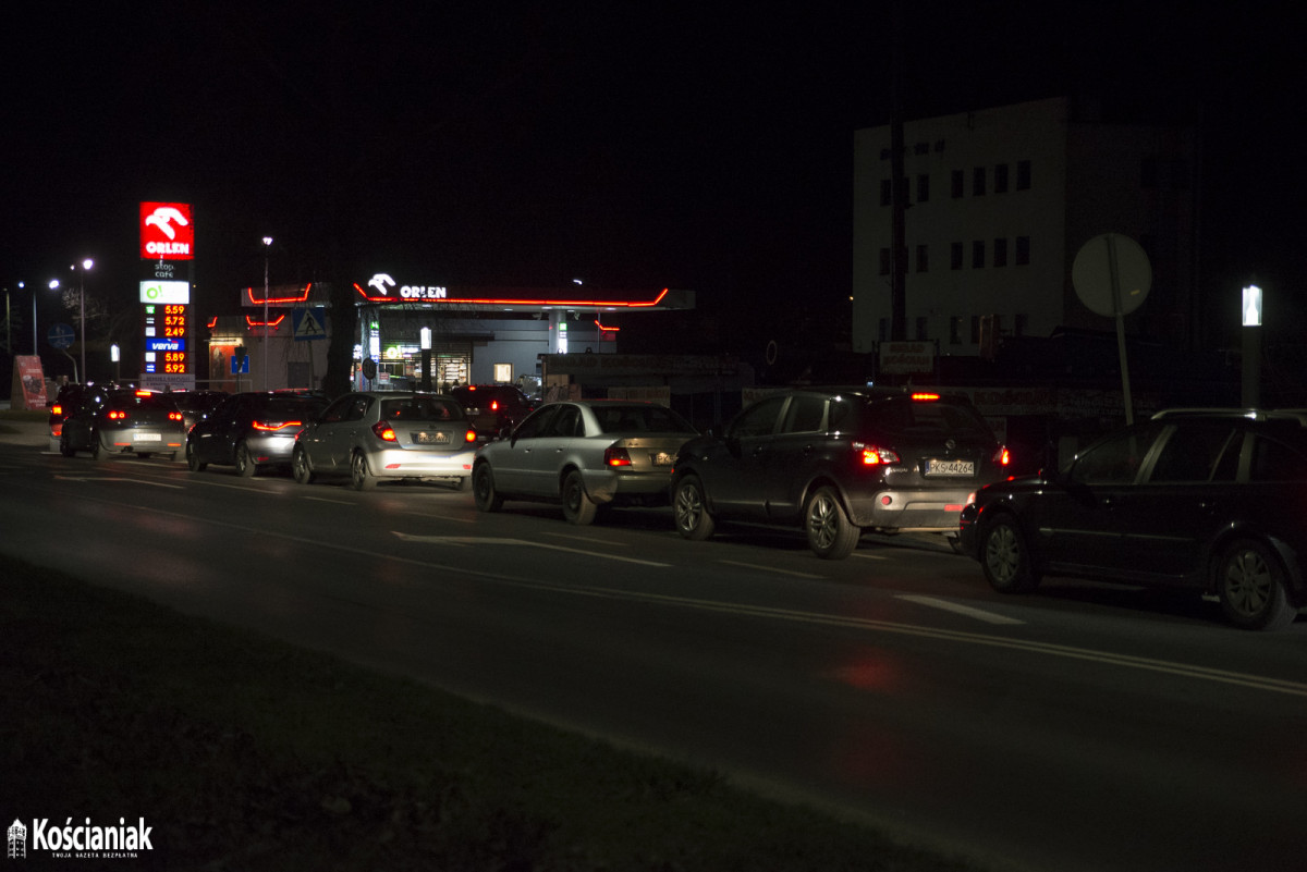 Na niektórych stacjach w Kościanie nie ma już paliwa [ZDJĘCIA]