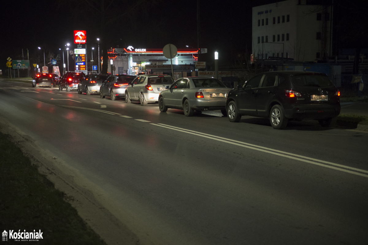 Na niektórych stacjach w Kościanie nie ma już paliwa [ZDJĘCIA]