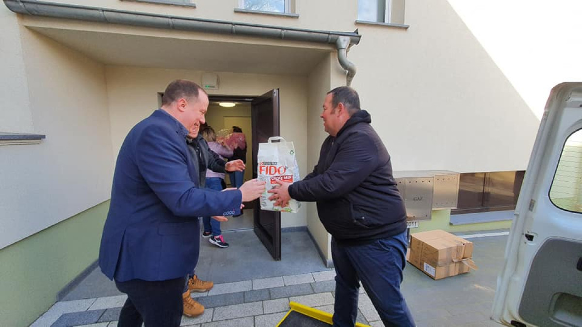 Śmigiel: Francuzi przekazali pomoc dla Ukrainy  [ZDJĘCIA]