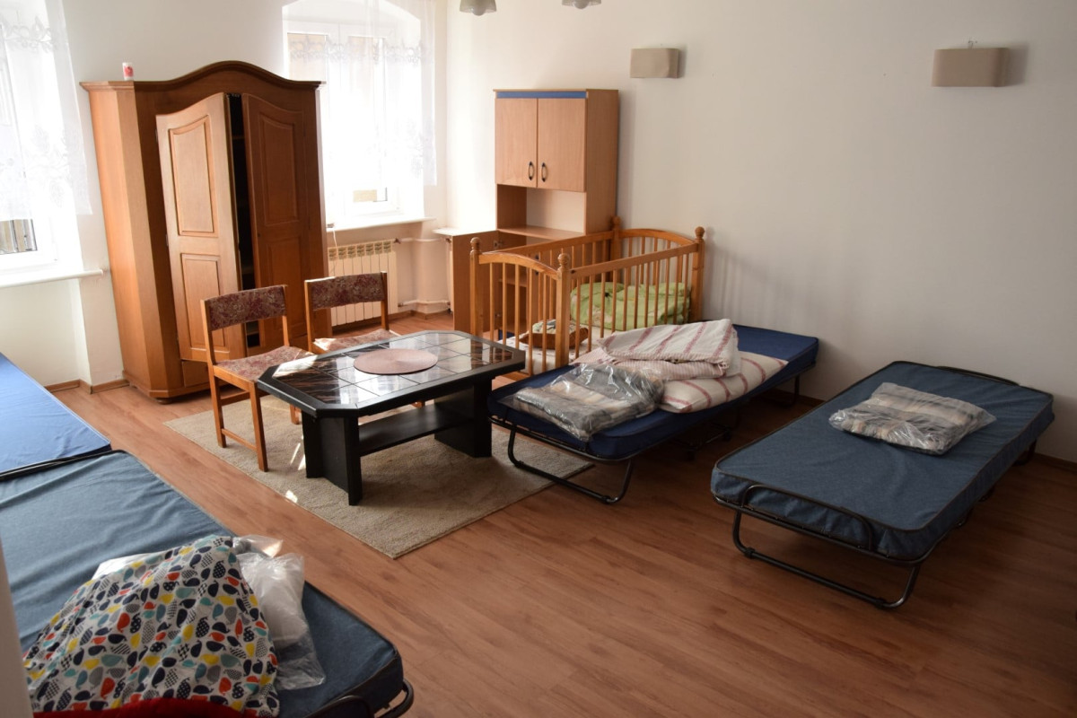 Pierwsze rodziny już mieszkają w domu po zakonnicach [ZDJĘCIA]