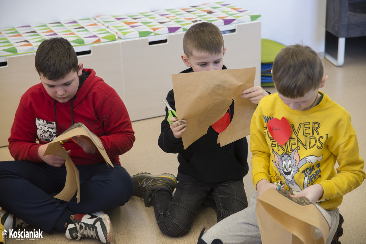 Zajęcia integracyjne dla ukraińskich dzieci w bibliotece [ZDJĘCIA]
