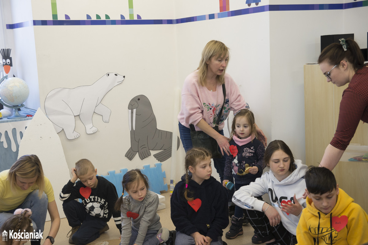 Zajęcia integracyjne dla ukraińskich dzieci w bibliotece [ZDJĘCIA]