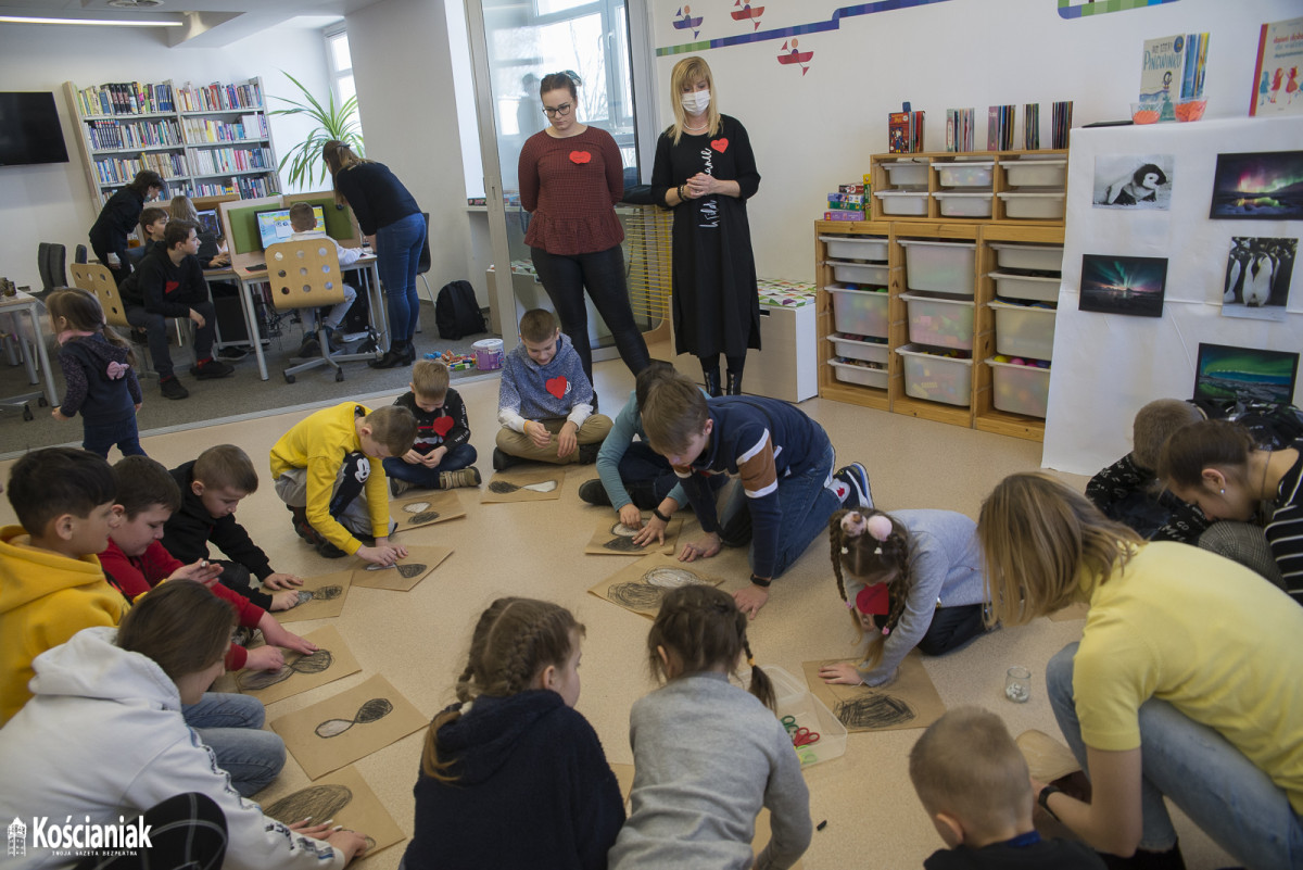 Zajęcia integracyjne dla ukraińskich dzieci w bibliotece [ZDJĘCIA]
