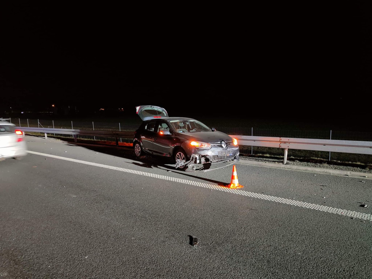 Na S5 kierująca BMW najechała na renault [ZDJĘCIA]