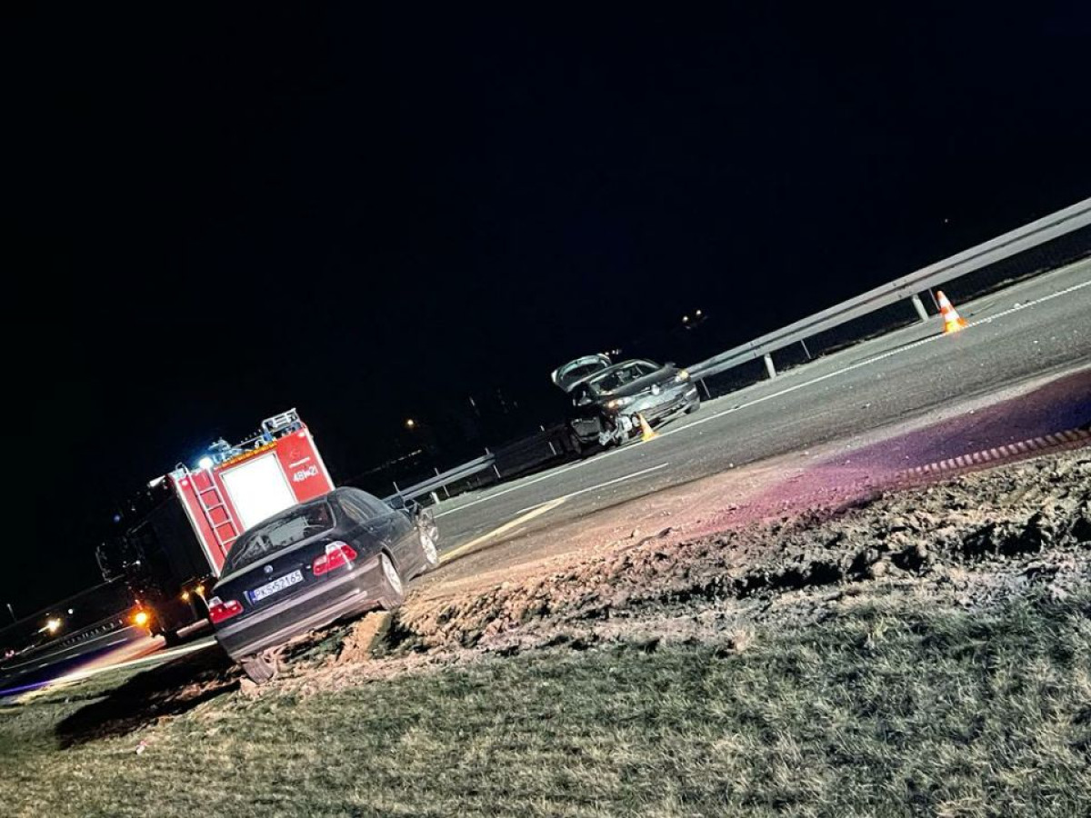 Na S5 kierująca BMW najechała na renault [ZDJĘCIA]