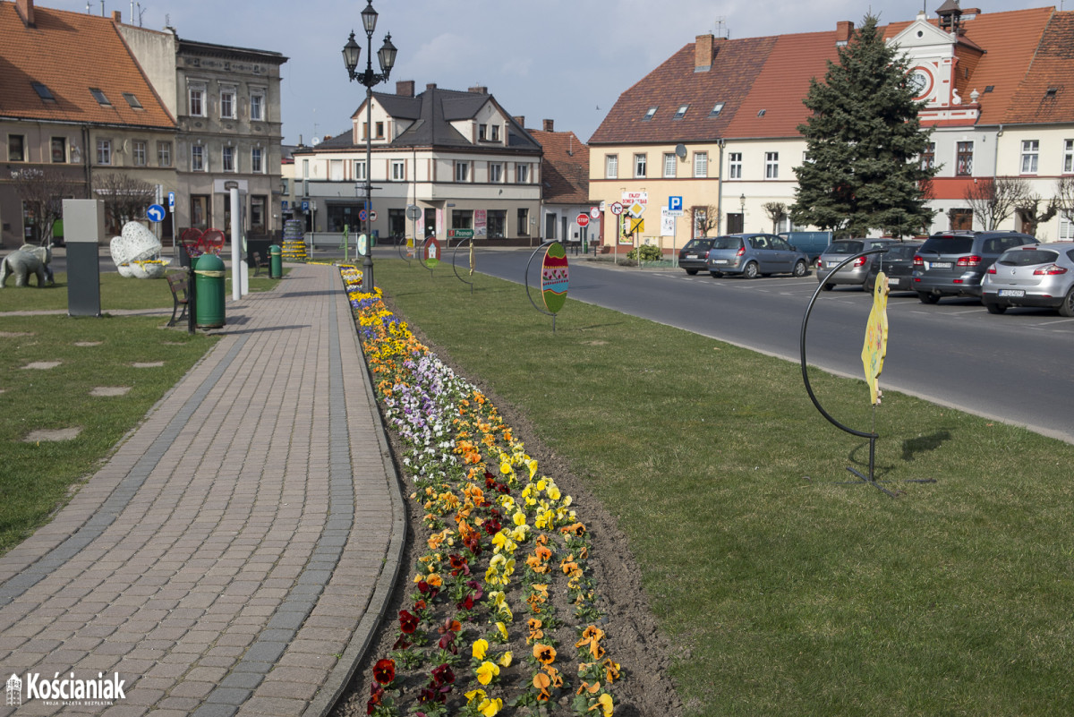 Śmigiel pełen kwiatów i wielkanocnych dekoracji [ZDJĘCIA]