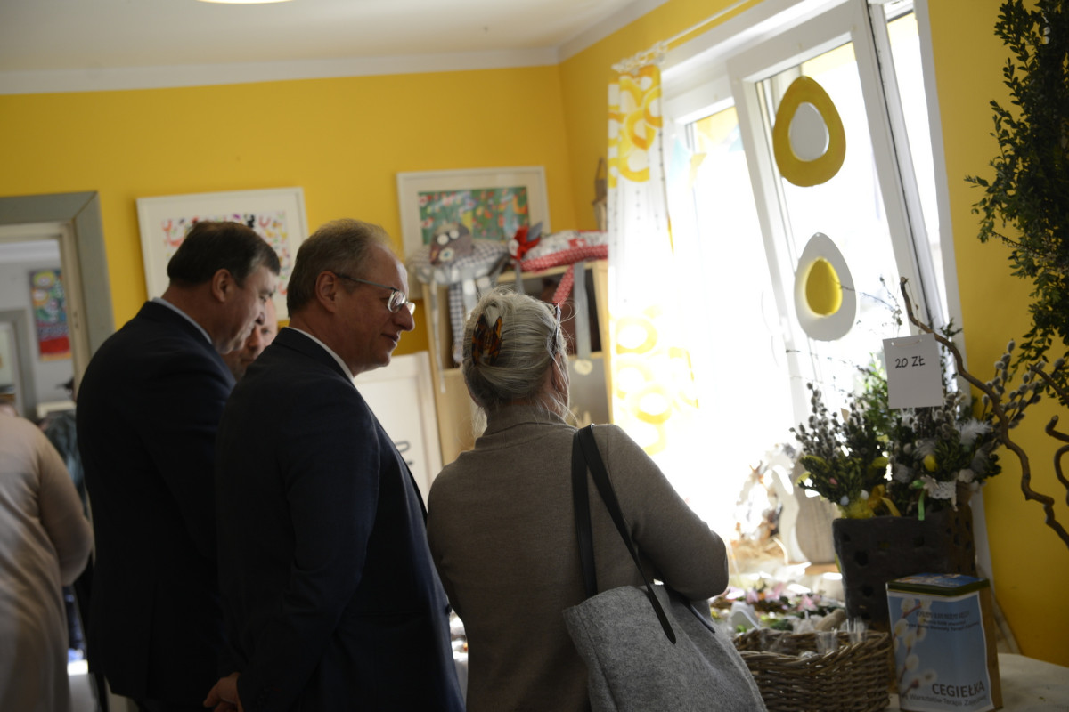 Kiermasz Wielkanocny Warsztatów Terapii Zajęciowej [ZDJĘCIA]