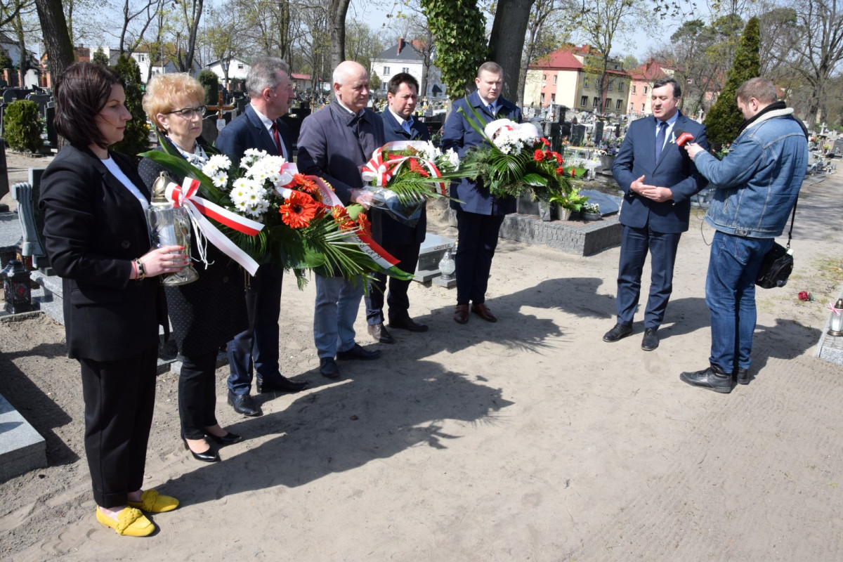 W hołdzie ofiarom Katynia [ZDJĘCIA]