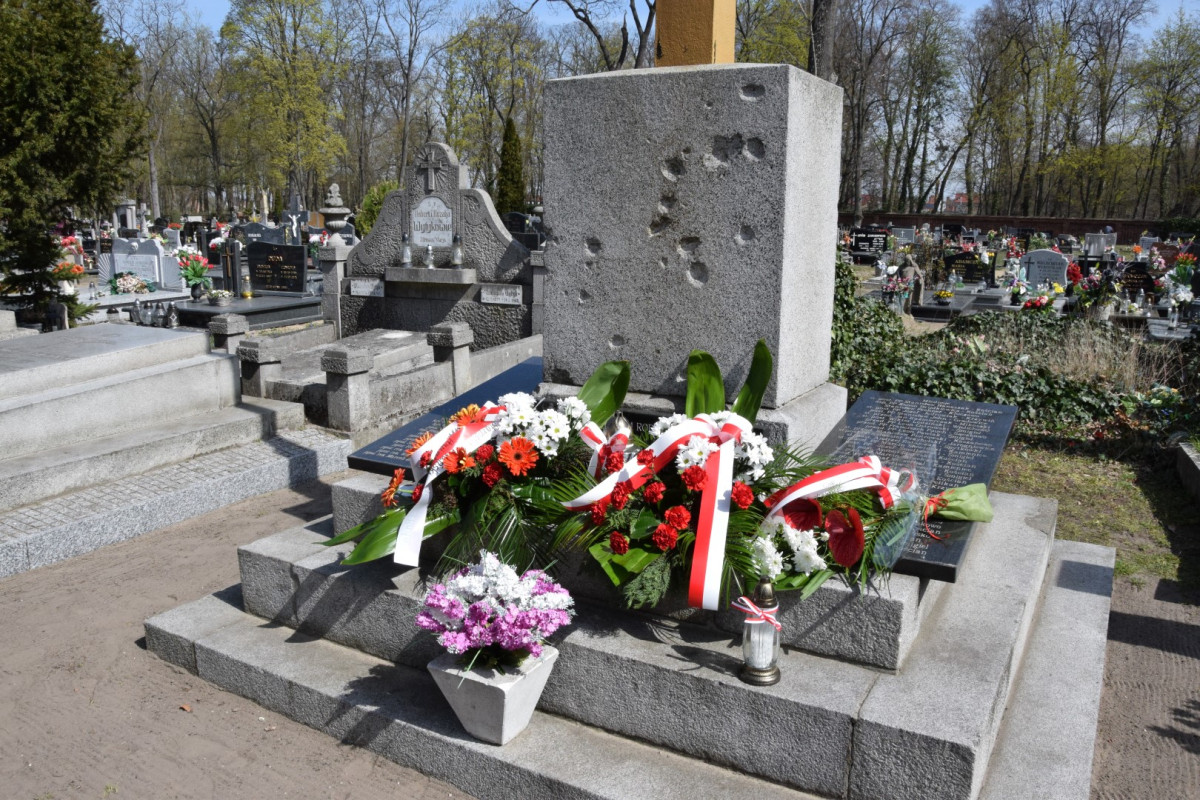 W hołdzie ofiarom Katynia [ZDJĘCIA]