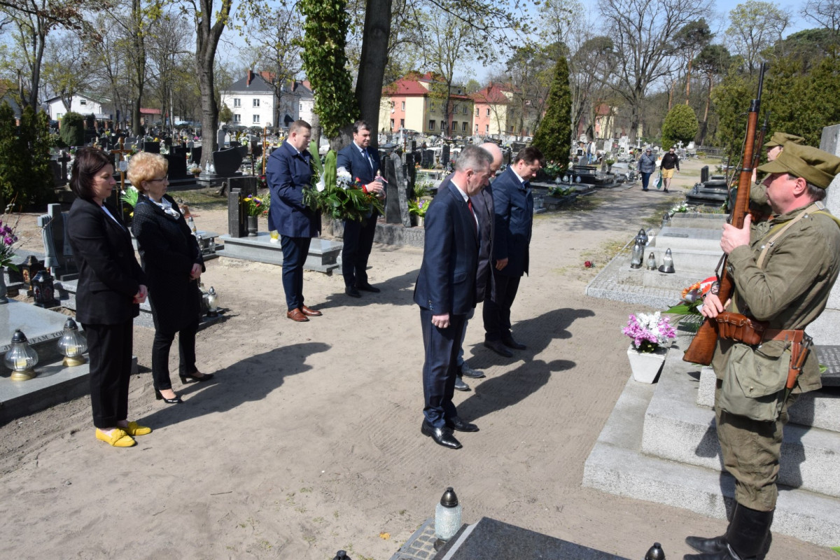 W hołdzie ofiarom Katynia [ZDJĘCIA]