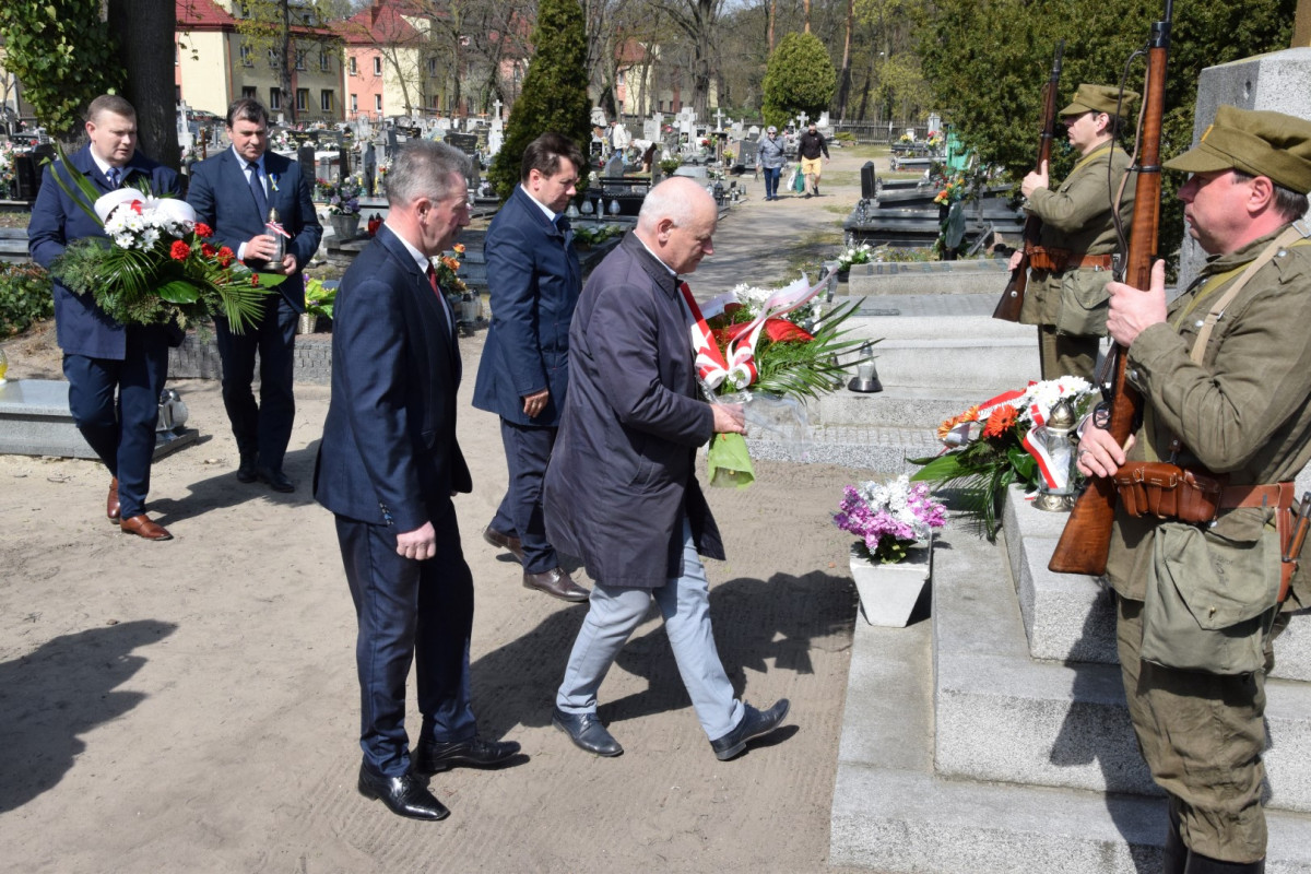 W hołdzie ofiarom Katynia [ZDJĘCIA]