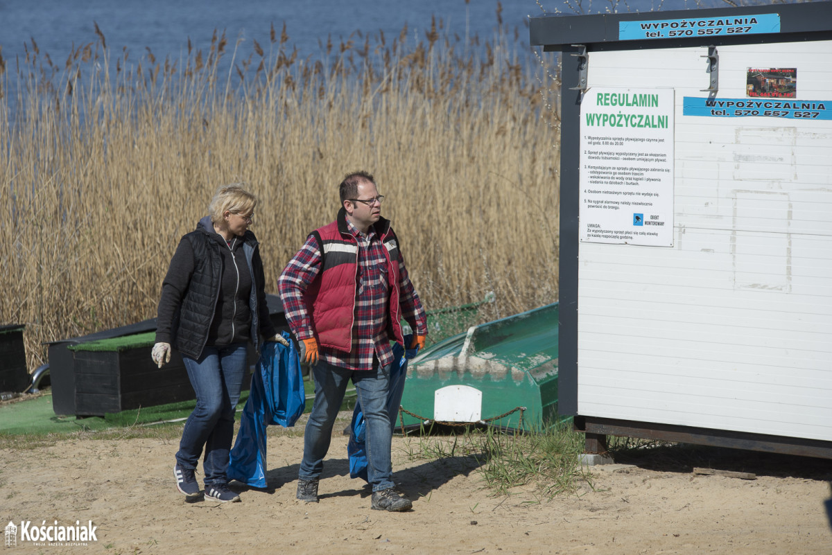 Akcja sprzątania letniska w Nowym Dębcu [ZDJĘCIA]