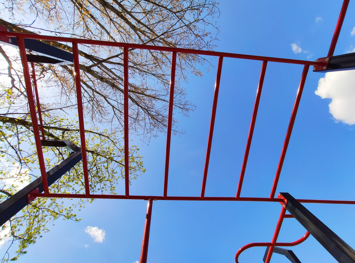 Nowa strefa do street workout przy basenie [ZDJĘCIA]