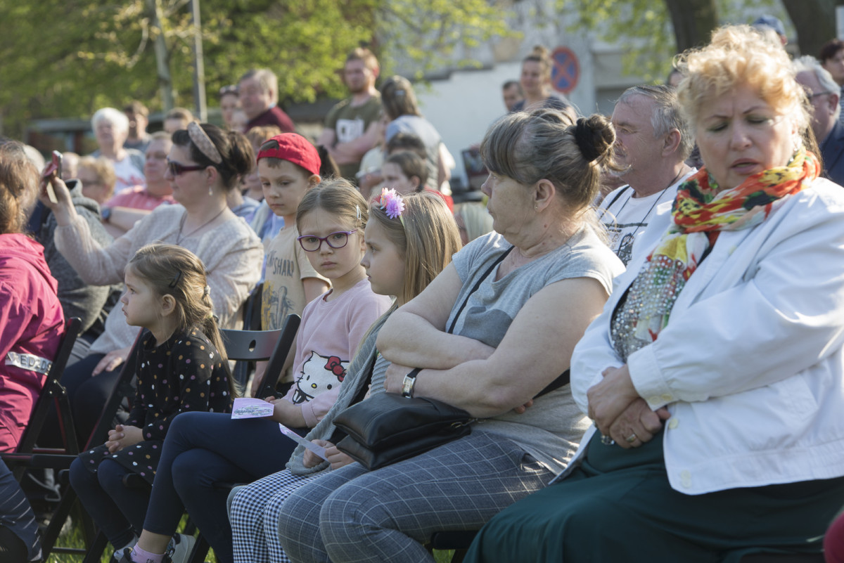 Popołudnie z orkiestrą i mażoretkami na Placu Wolności [ZDJĘCIA]