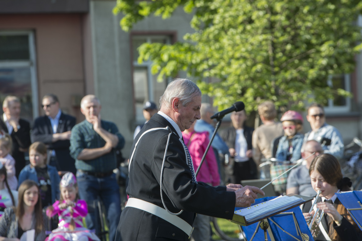 Popołudnie z orkiestrą i mażoretkami na Placu Wolności [ZDJĘCIA]