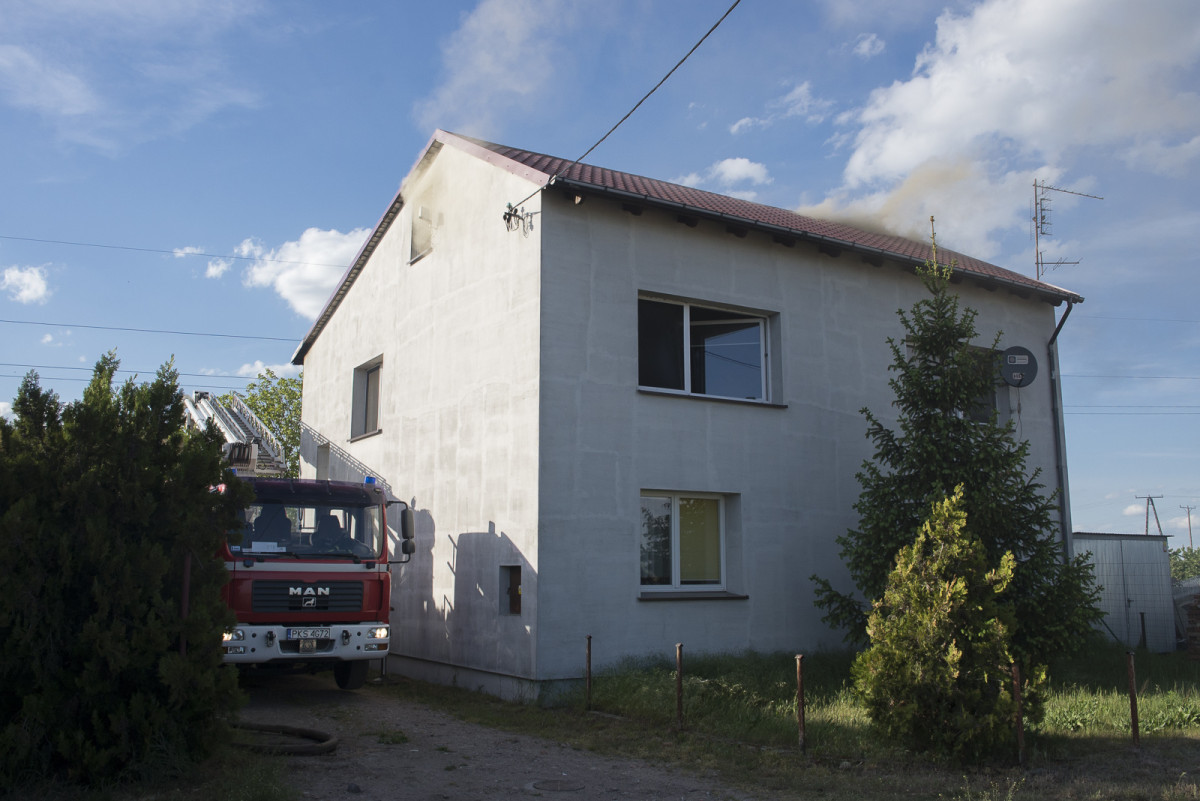 Pożar domu w Kurzej Górze [ZDJĘCIA]