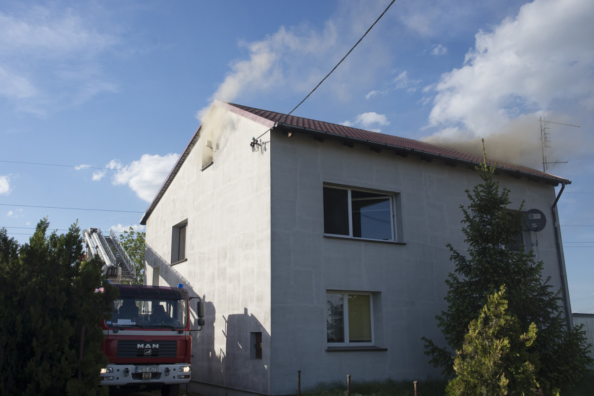 Pożar domu w Kurzej Górze [ZDJĘCIA]