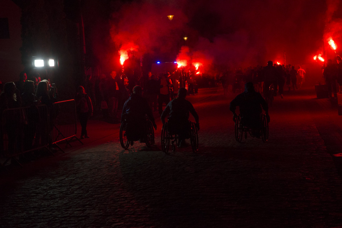 Nocny Bieg o Podkowę Racotu [ZDJĘCIA]