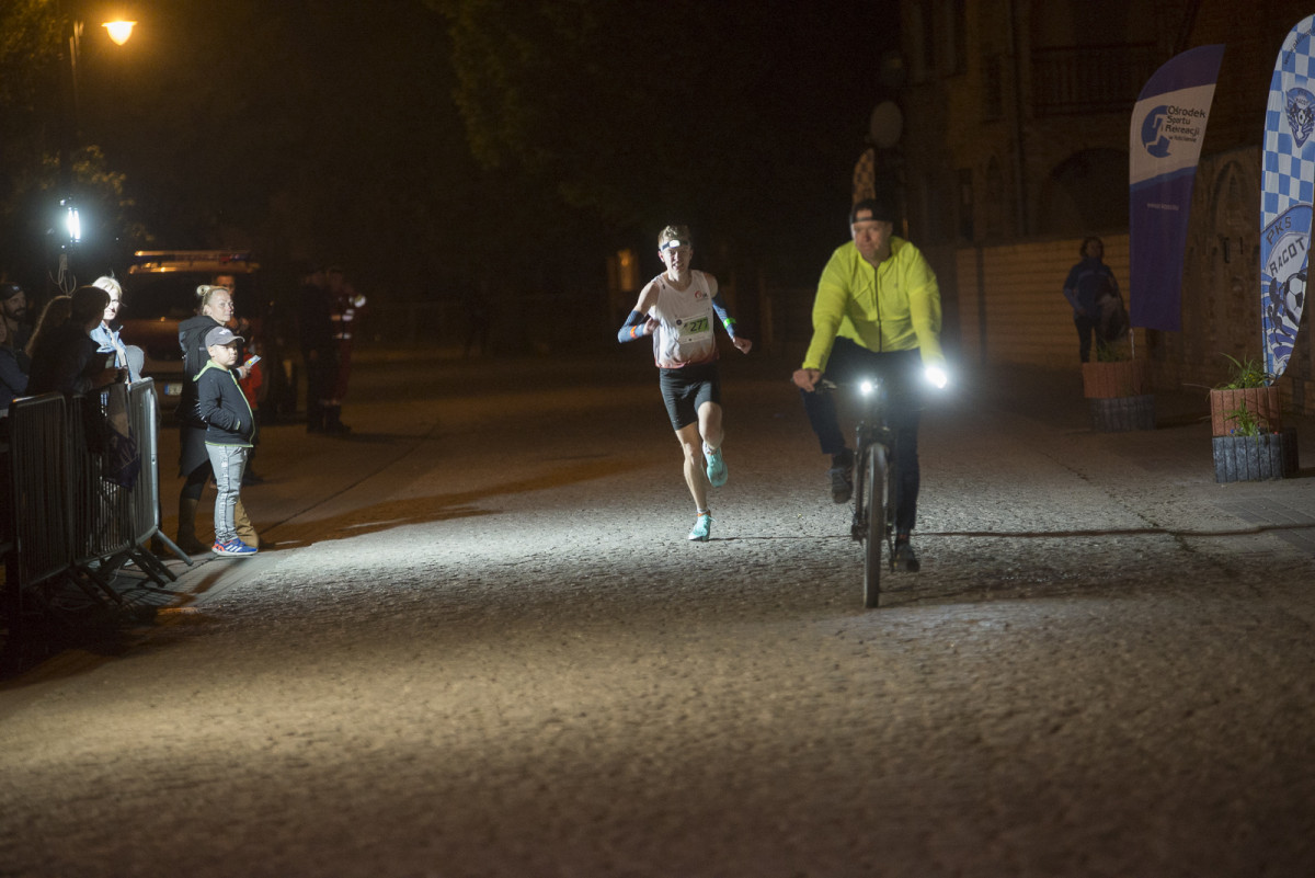 Nocny Bieg o Podkowę Racotu [ZDJĘCIA]