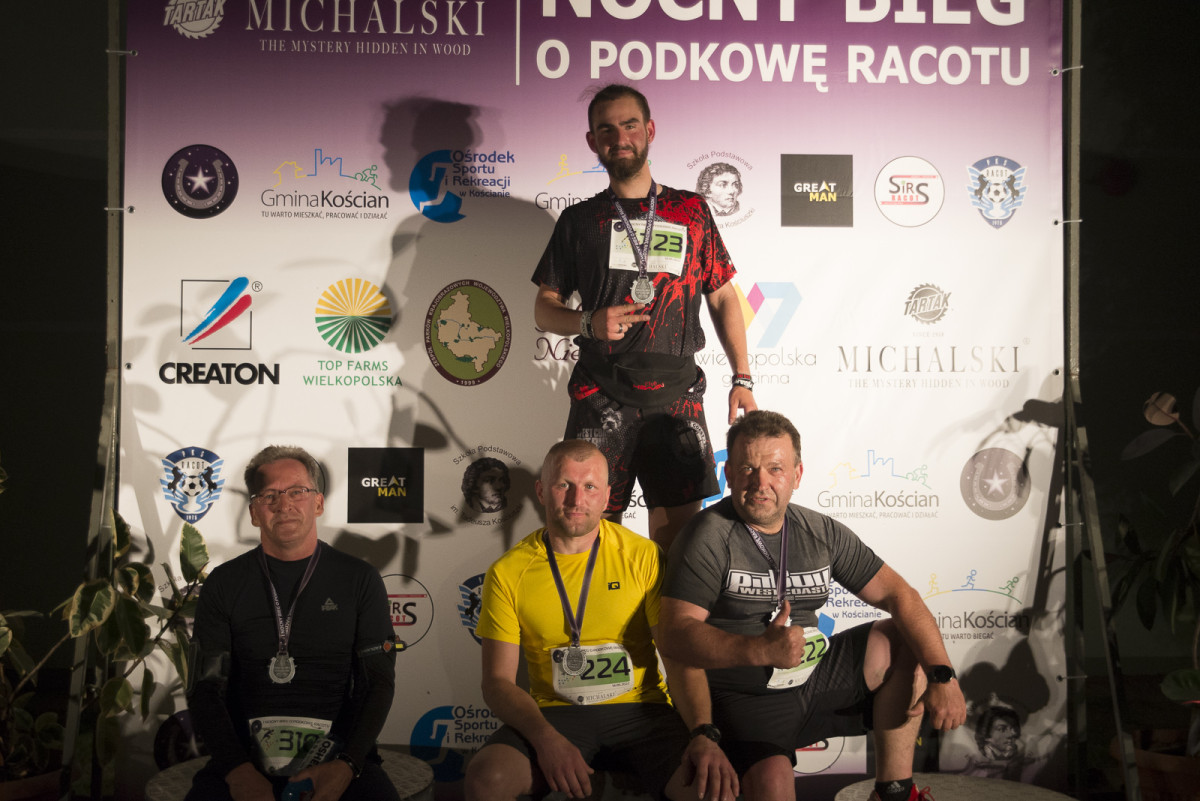 Nocny Bieg o Podkowę Racotu [ZDJĘCIA]