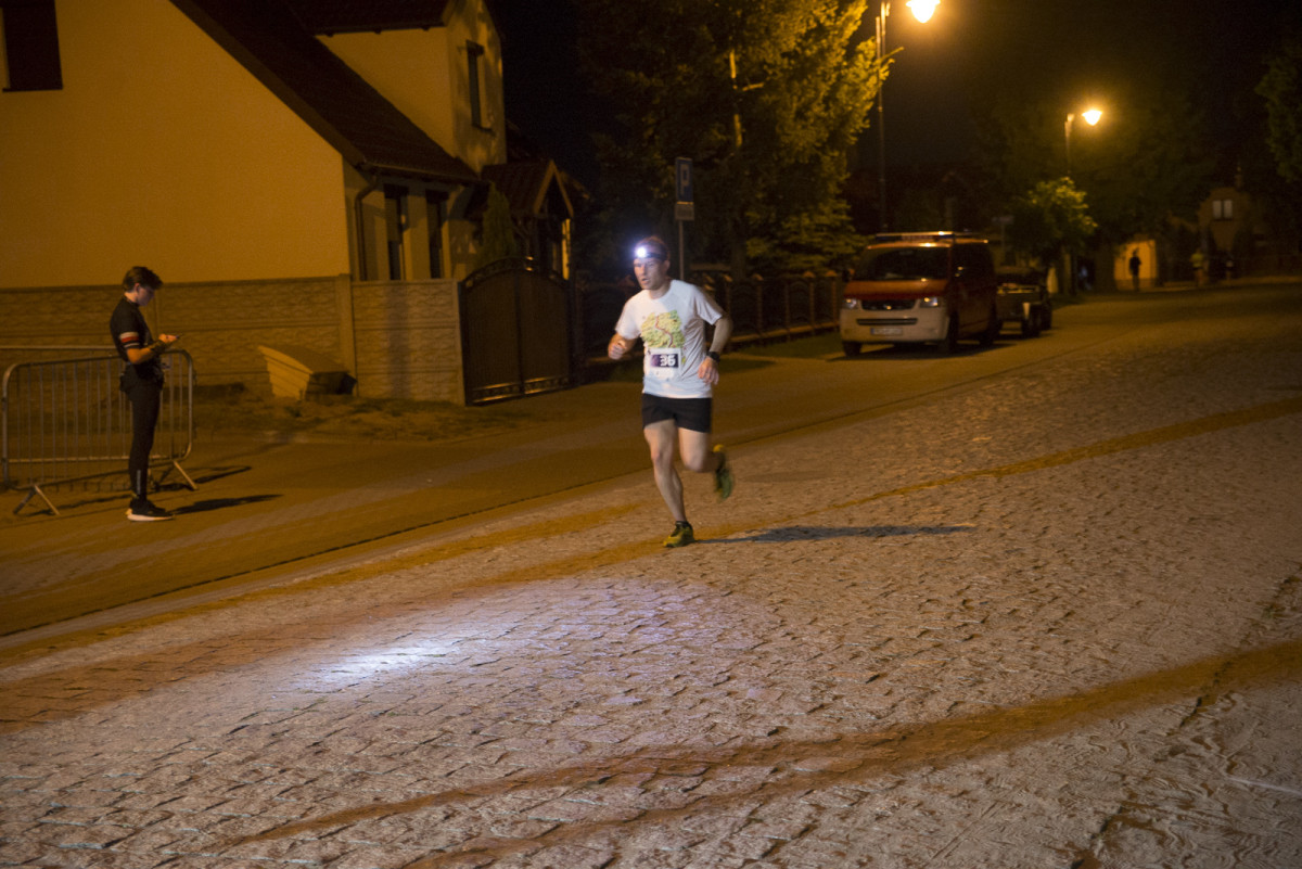 Nocny Bieg o Podkowę Racotu [ZDJĘCIA]