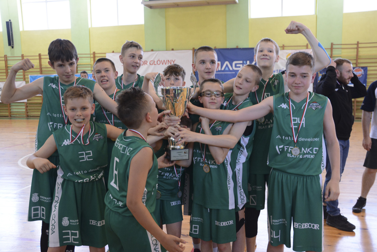 Młodzi koszykarze Obry bliscy finału [ZDJĘCIA]
