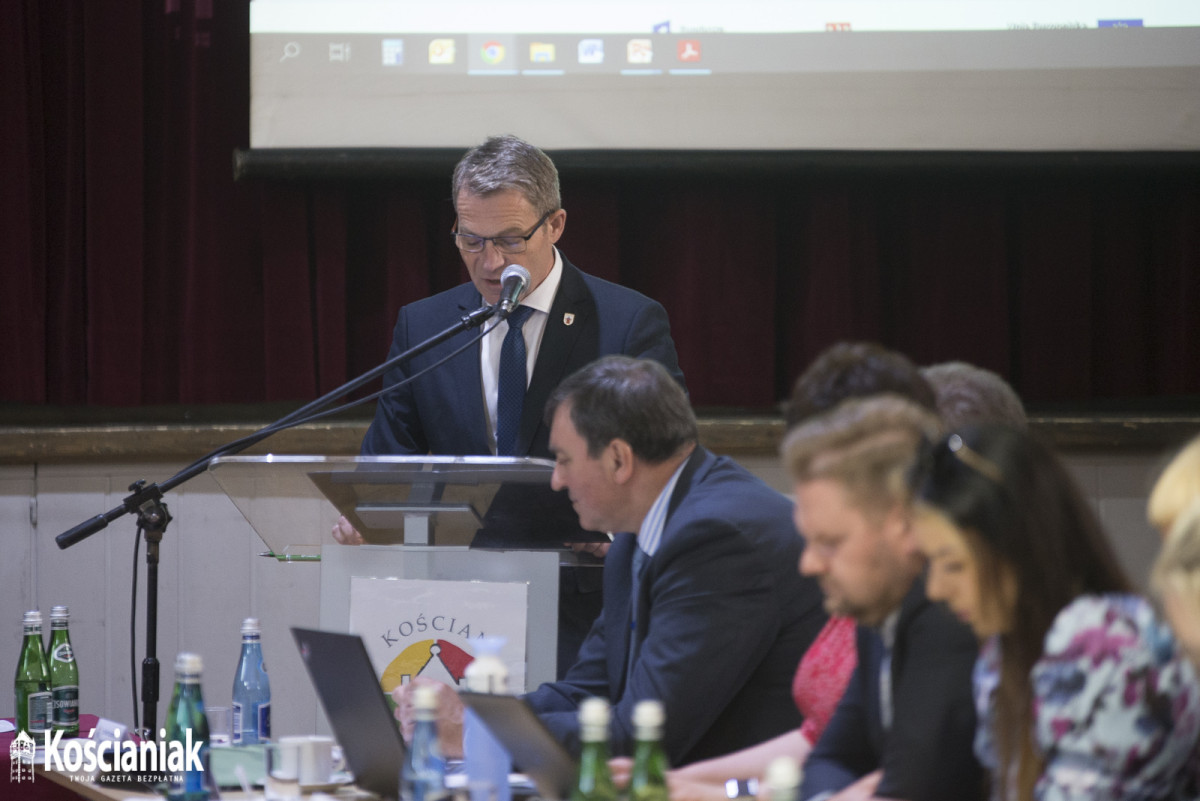 Wotum zaufania i absolutorium dla burmistrza [ZDJĘCIA]